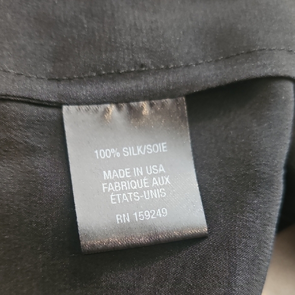 Black Fitted Button Down Shirt with Notched Collar - Picture 4 of 5